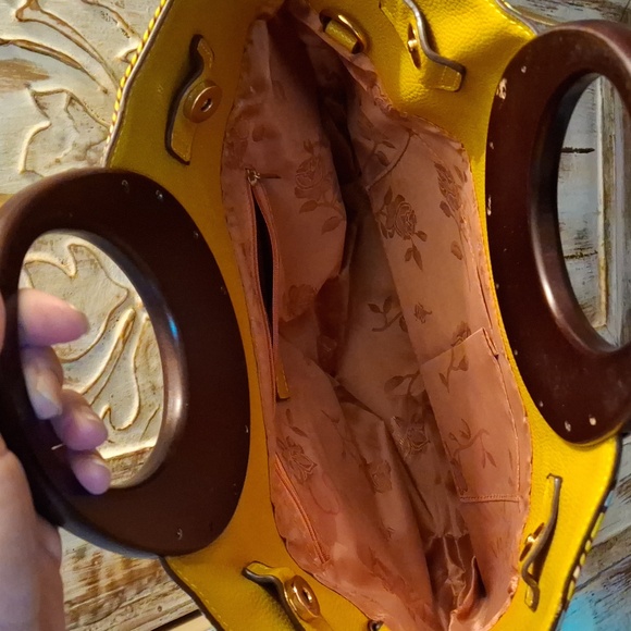 Artisan Ankara African Print Wood Handle Handbag. - Picture 4 of 11